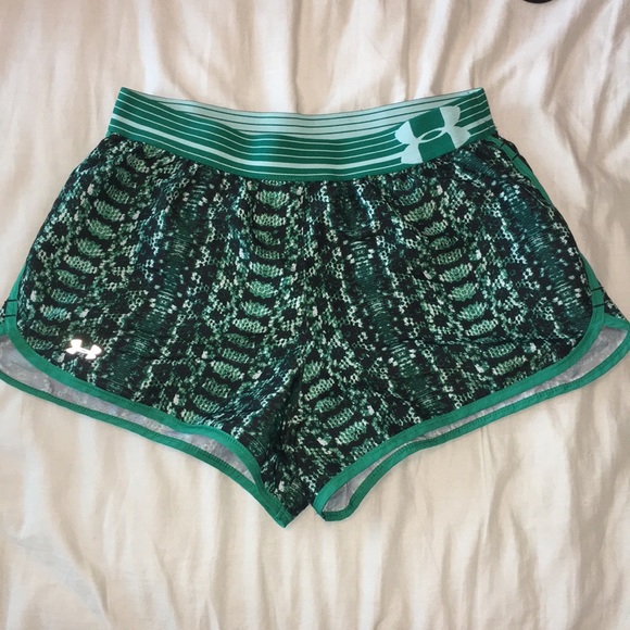 Under Armour Pants - 🌿2/$15 Under Armour Workout Shorts 💚
